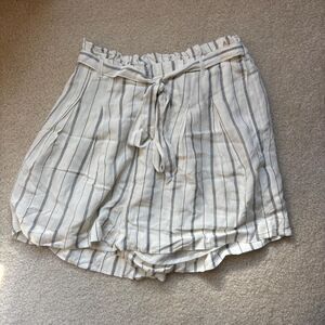 American-eagle-outfitters Women's Cream and White Shorts